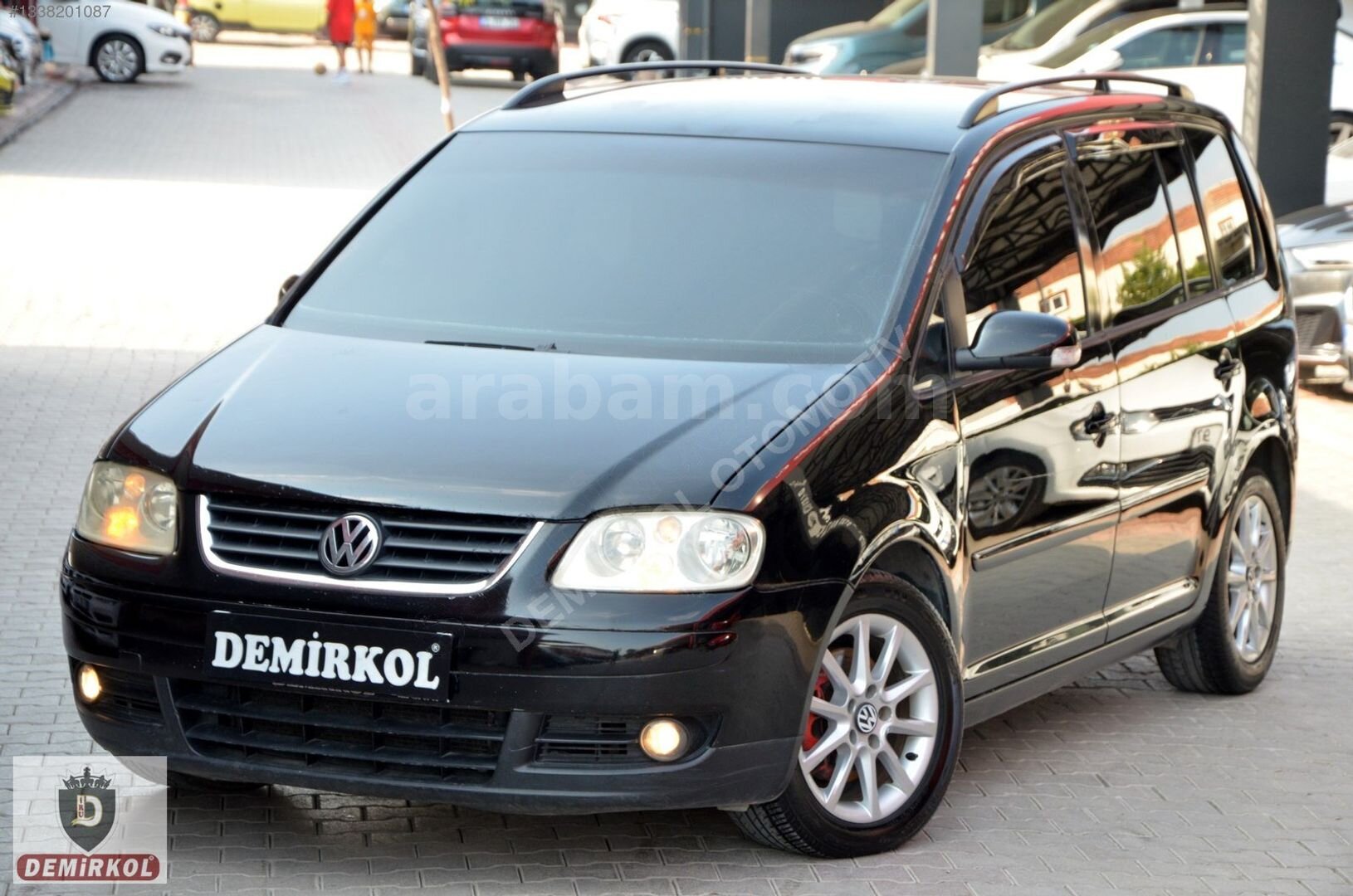 Galeriden Volkswagen Touran 1.6 FSi Comfortline 2004 Model Adana 280.000 km Siyah 3