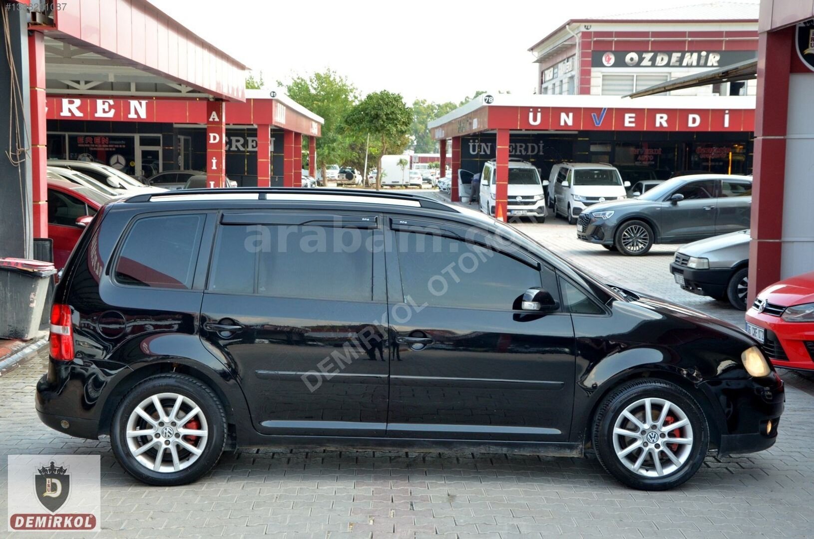 Galeriden Volkswagen Touran 1.6 FSi Comfortline 2004 Model Adana 280.000 km Siyah 5
