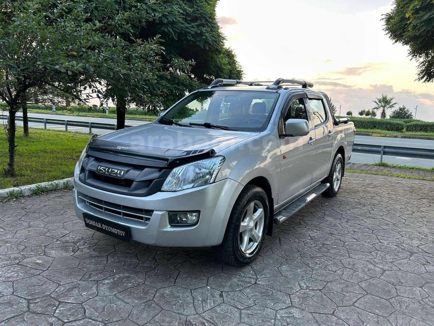 ISUZU D-MAX FUL BAKIMLI 2