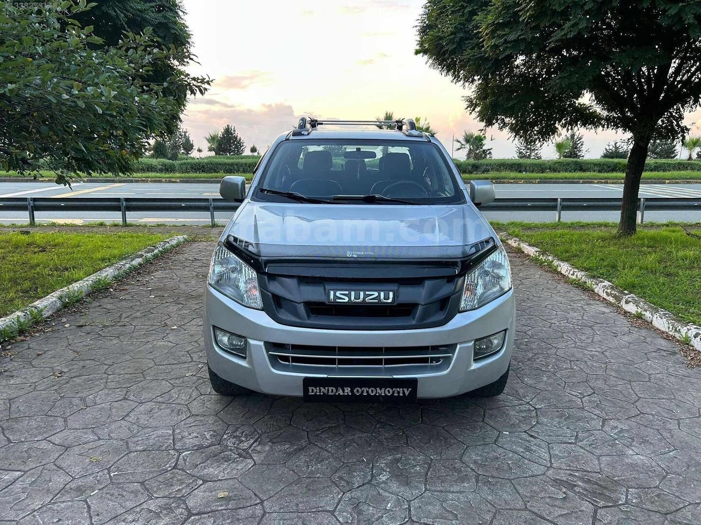 ISUZU D-MAX FUL BAKIMLI 3