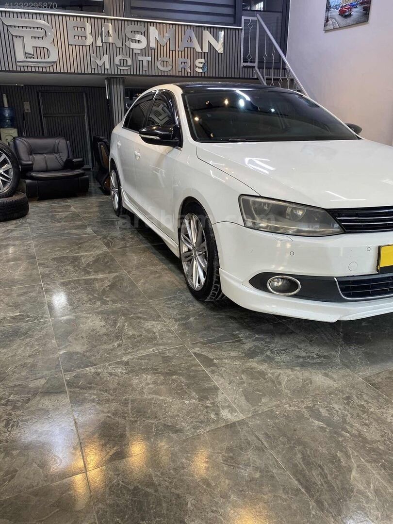 Galeriden Volkswagen Jetta 1.6 TDi Comfortline 2014 Model Adana 234.000 km Beyaz 4