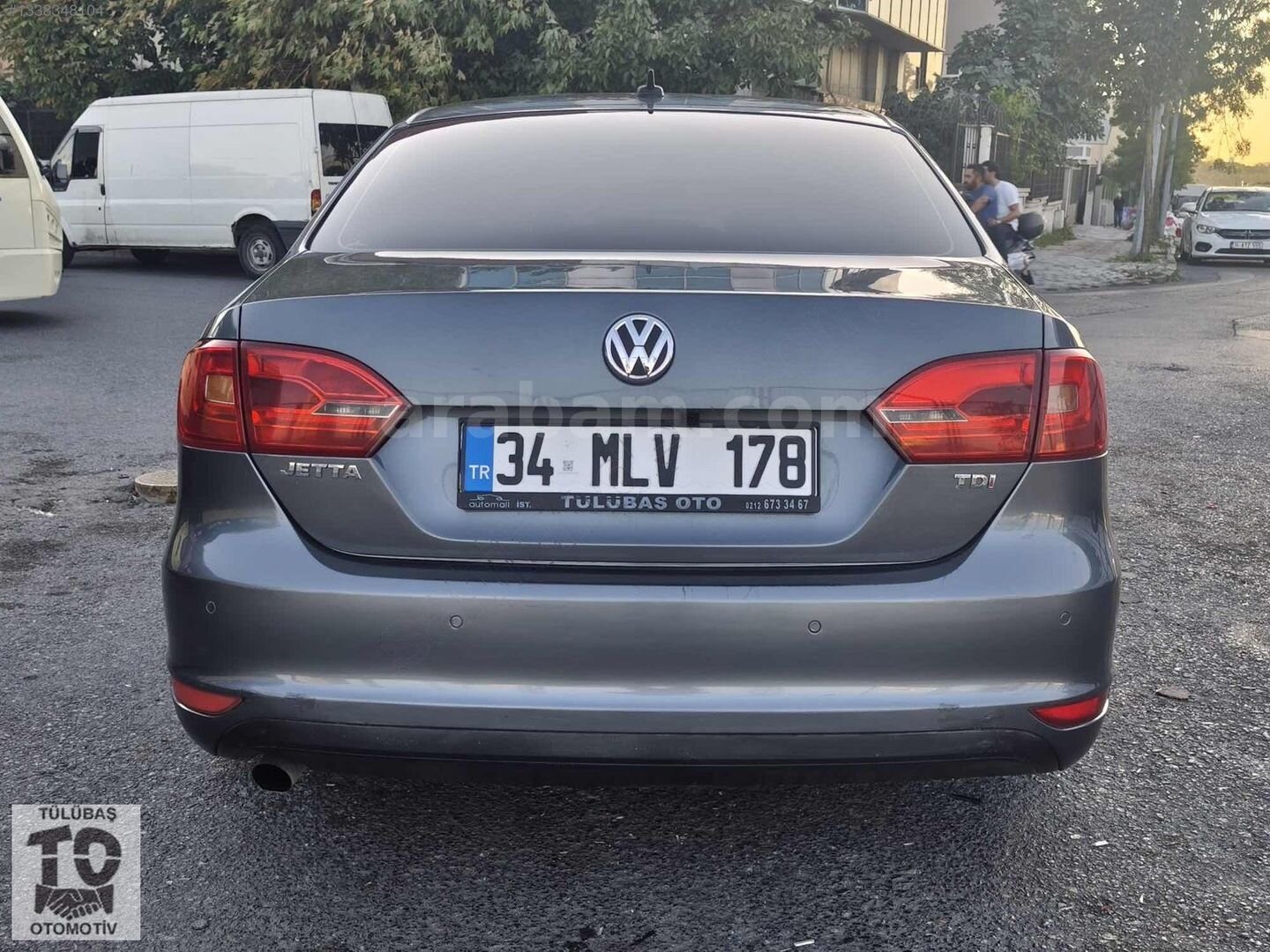 Galeriden Volkswagen Jetta 1.6 TDi Highline 2011 Model İstanbul 290.000 km Gri 3
