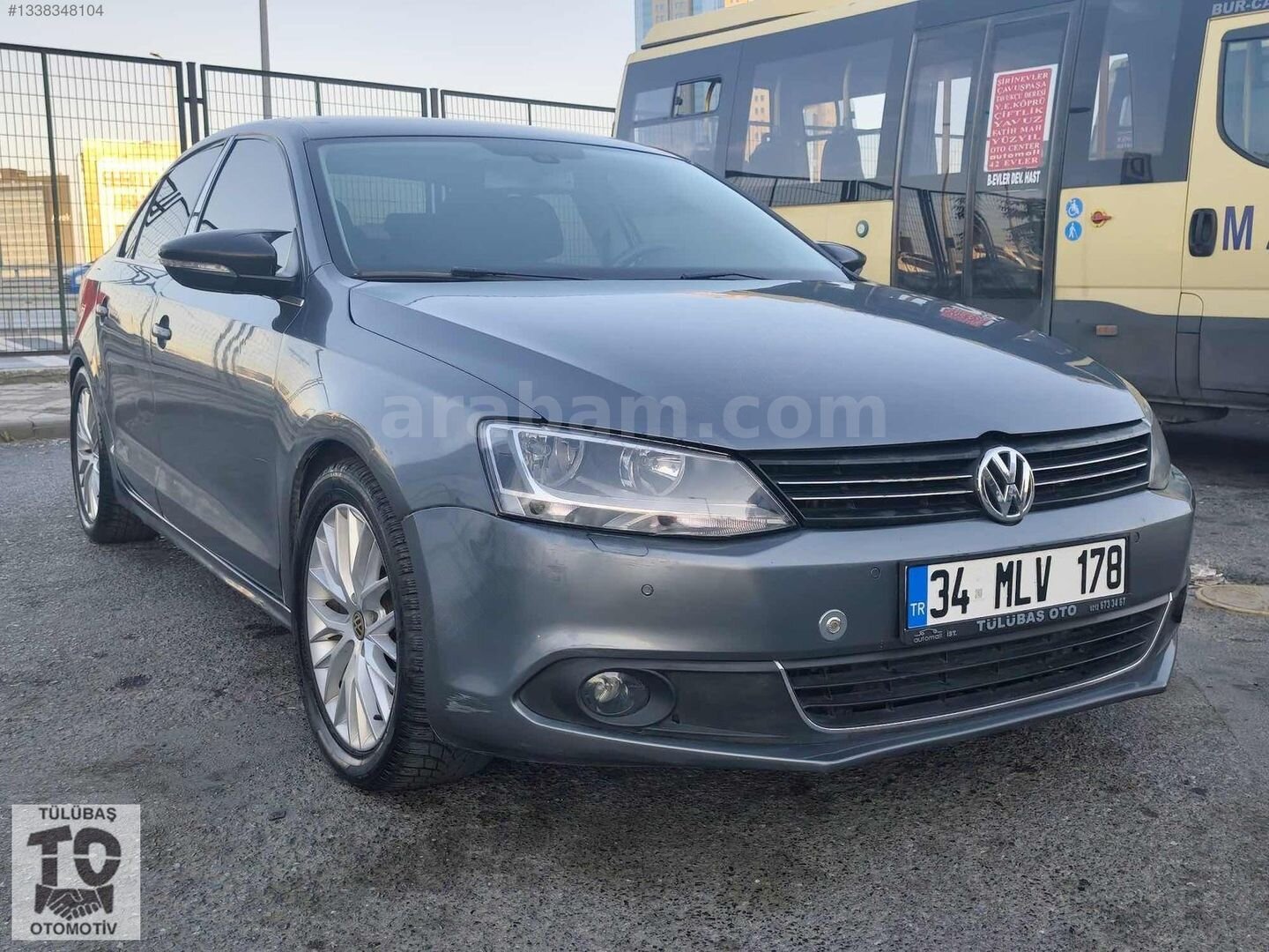 Galeriden Volkswagen Jetta 1.6 TDi Highline 2011 Model İstanbul 290.000 km Gri 2
