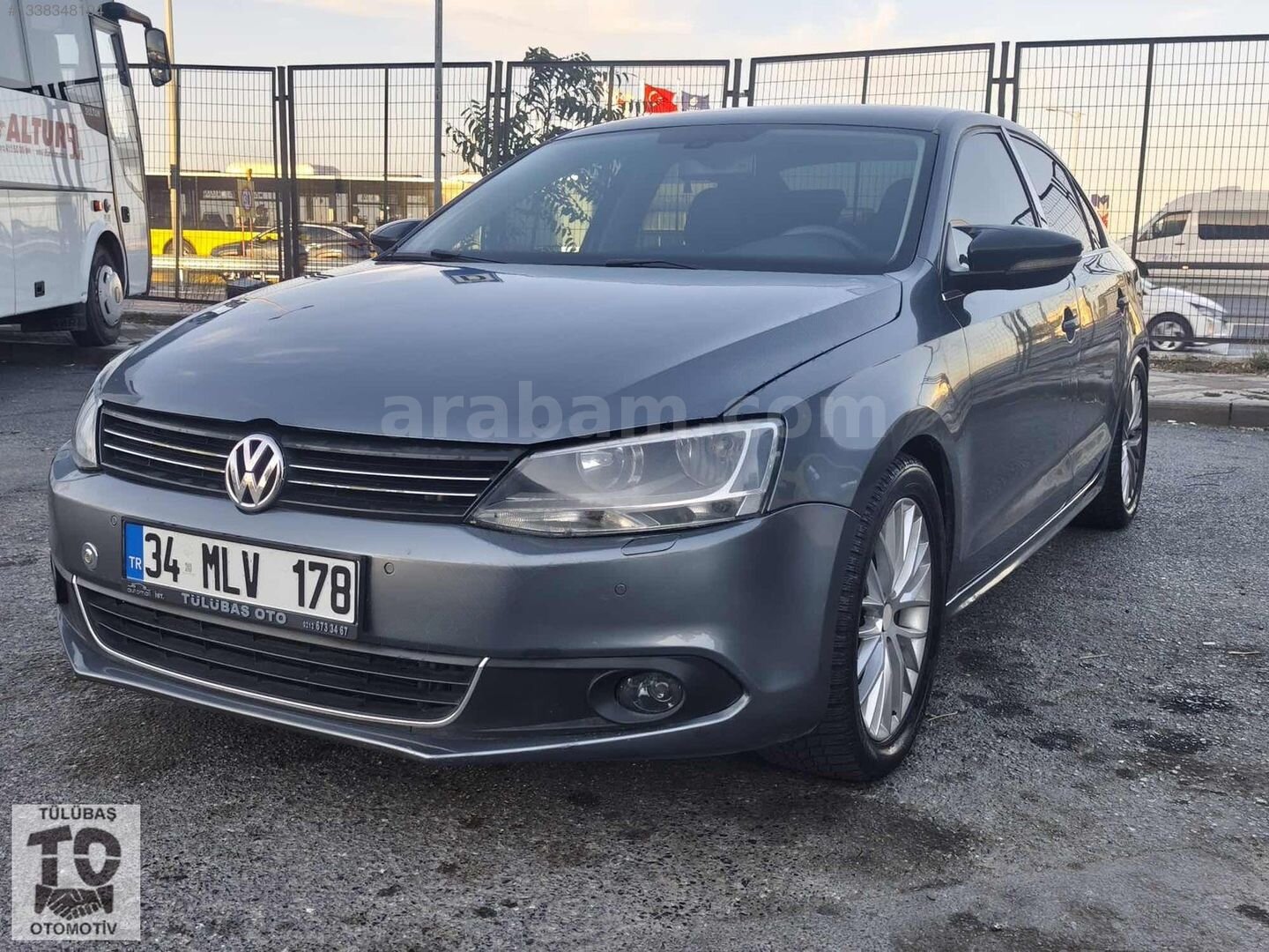 Galeriden Volkswagen Jetta 1.6 TDi Highline 2011 Model İstanbul 290.000 km Gri 1
