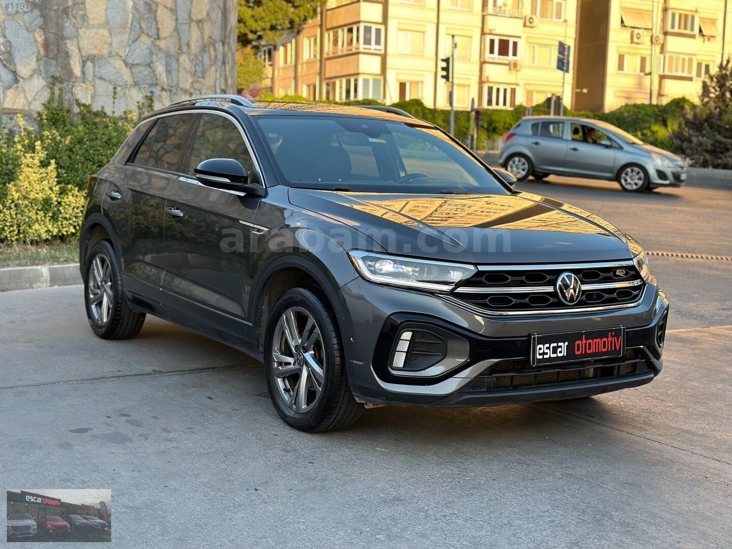 ESCAR OTOMOTİV'DEN LANSMAN RENK FÜME R LİNE T-ROC 4