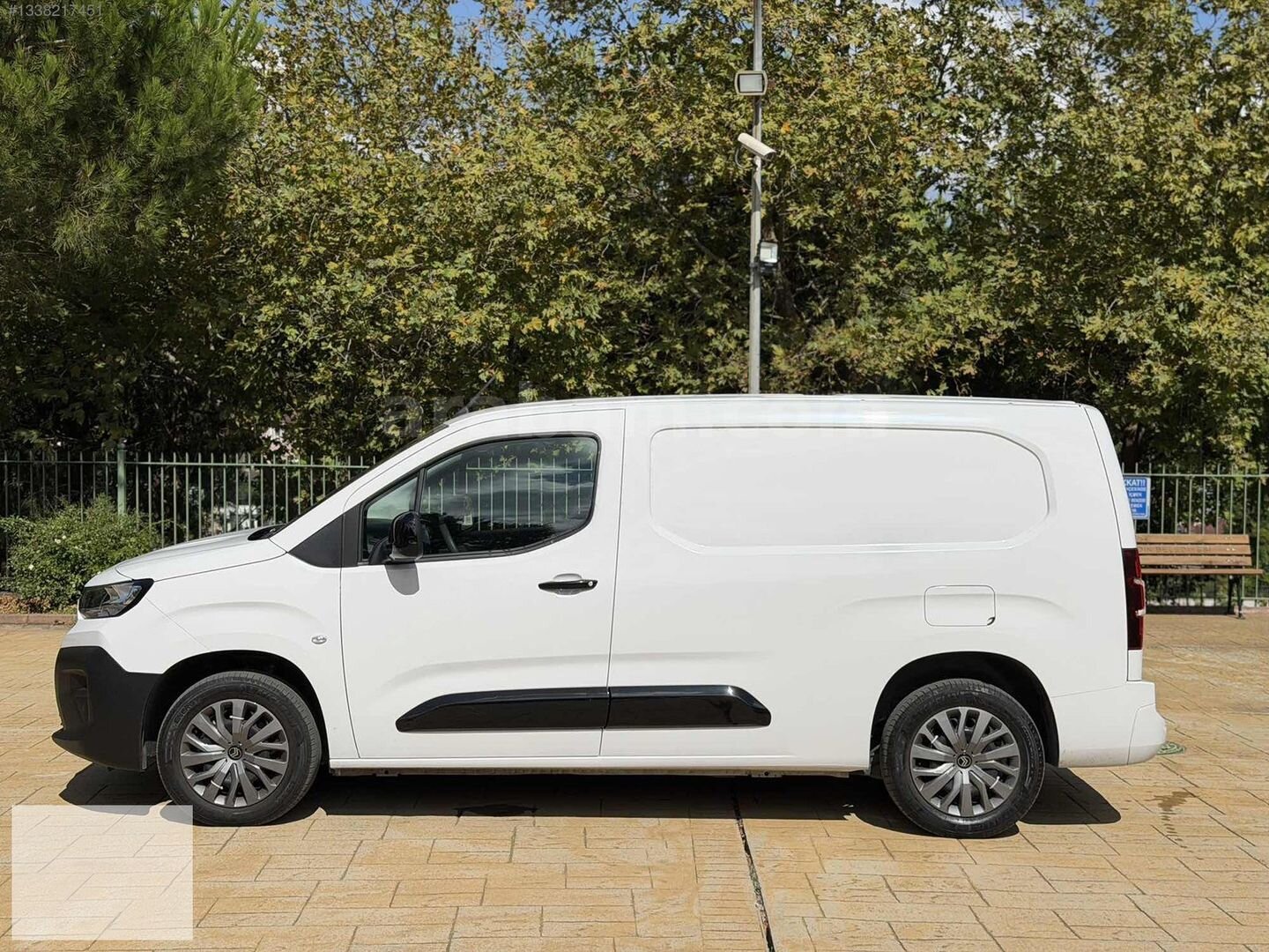 2025 OTOMATİK VİTES 10.000 KM'DE BOYASIZ PANEL MAXİ BERLİNGO 4