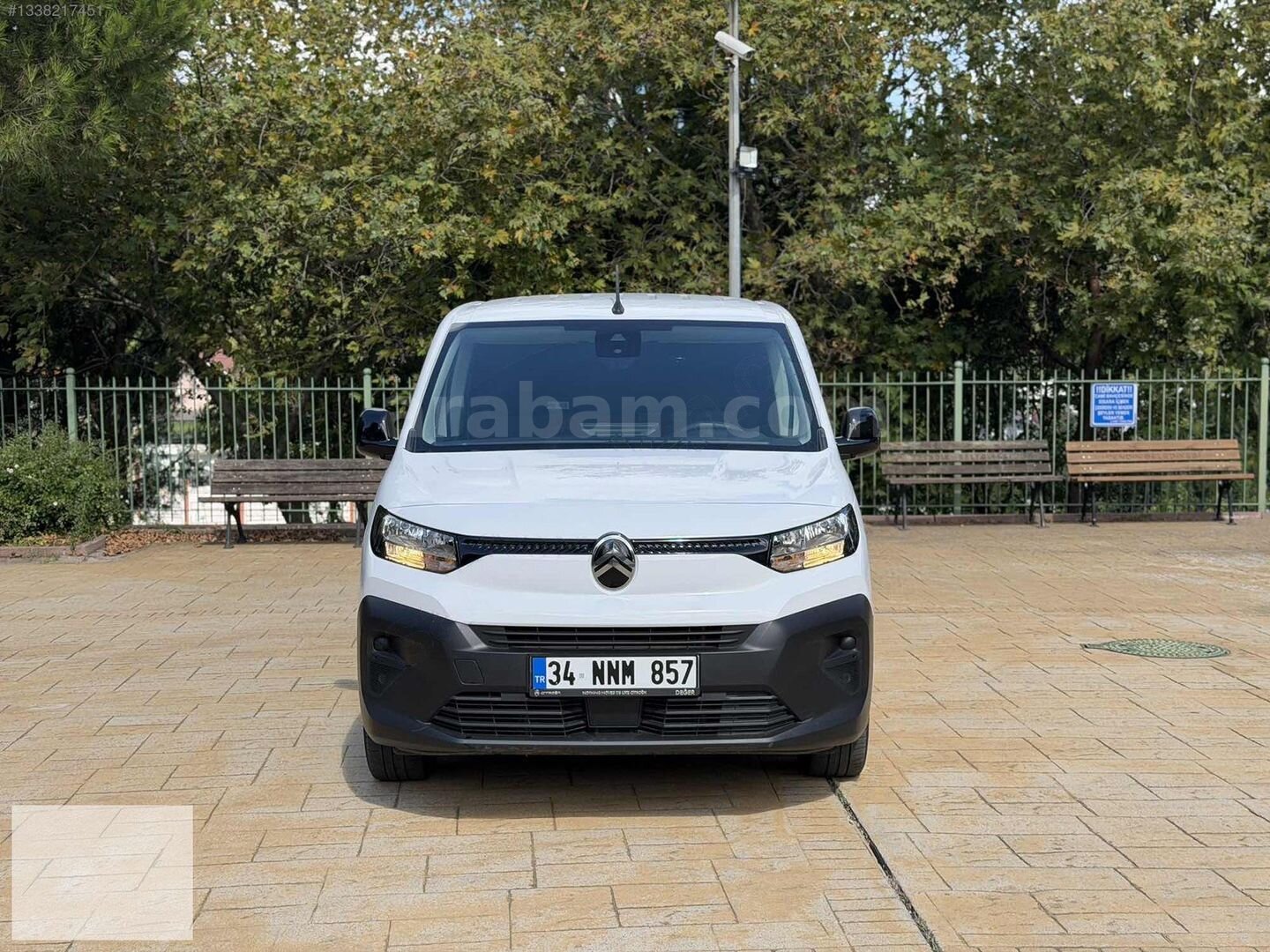 2025 OTOMATİK VİTES 10.000 KM'DE BOYASIZ PANEL MAXİ BERLİNGO 2