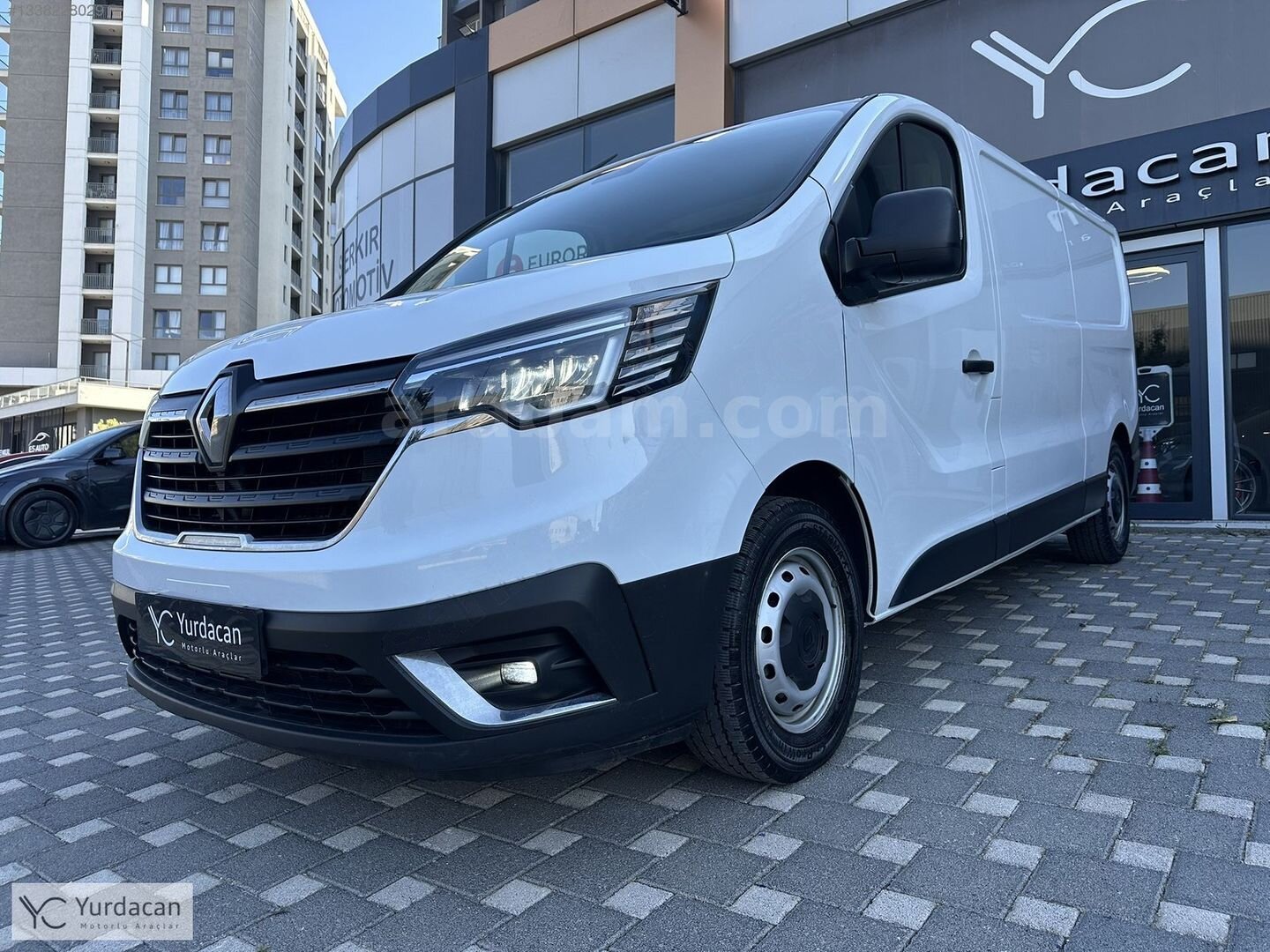 YURDACAN MOTOR DEĞİŞENSİZ BAKIMLI 2023 RENAULT TRAFİC 5