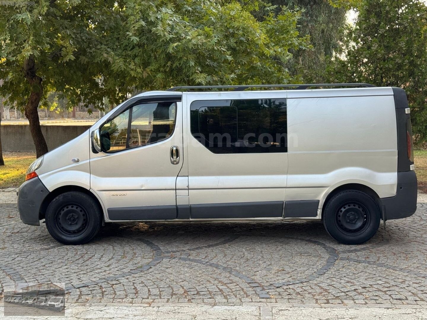 ŞENTÜRK'TEN 2005 MASRAFSIZ KLİMALI 5+1 KOLTUKLU RENAULT TRAFIC 4