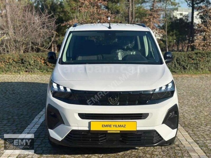2026-RİFTER 1.5BLUEHDİ ALLURE OTOMATİK VİTES 11.000KM'DE TEMİZ