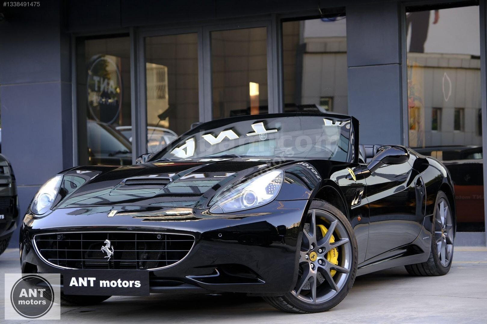 Galeriden Ferrari California 4.3 2011 Model İstanbul 75.000 km Siyah 5