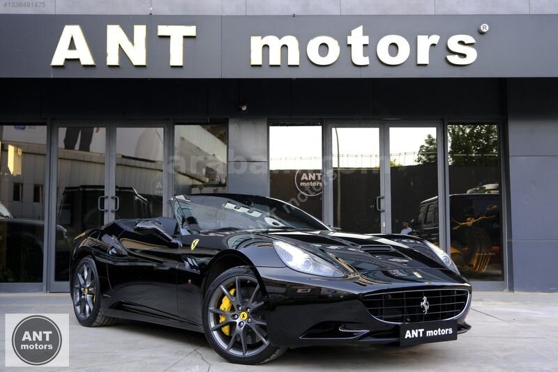Galeriden Ferrari California 4.3 2011 Model İstanbul 75.000 km Siyah