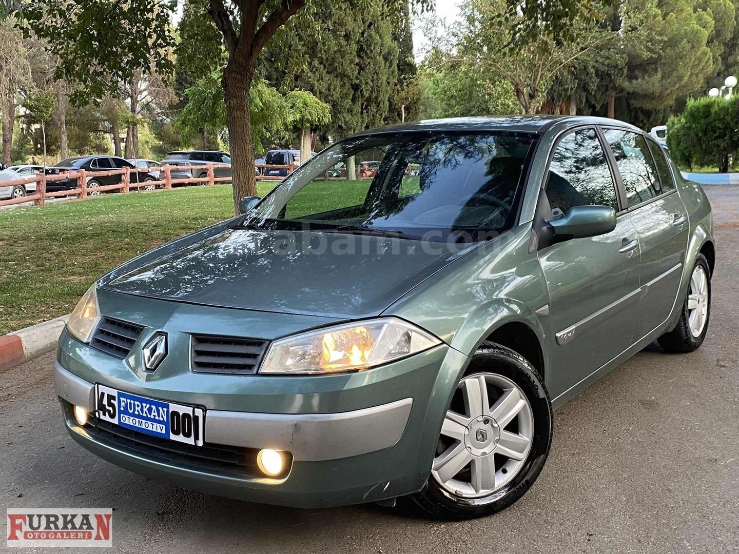 Galeriden Renault Megane 1.6 Dynamique 2004 Model Manisa 150.000 km Yeşil 5