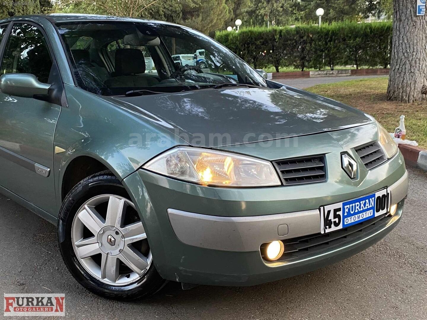 Galeriden Renault Megane 1.6 Dynamique 2004 Model Manisa 150.000 km Yeşil 3