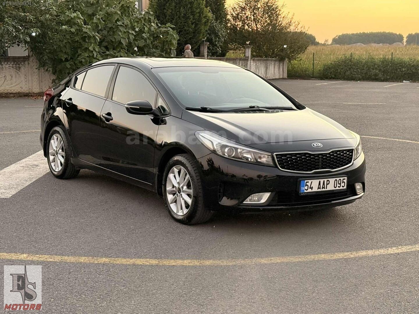 Galeriden Kia Cerato 1.6 CRDi Concept Techno 2017 Model Sakarya 182.000 km Siyah 3