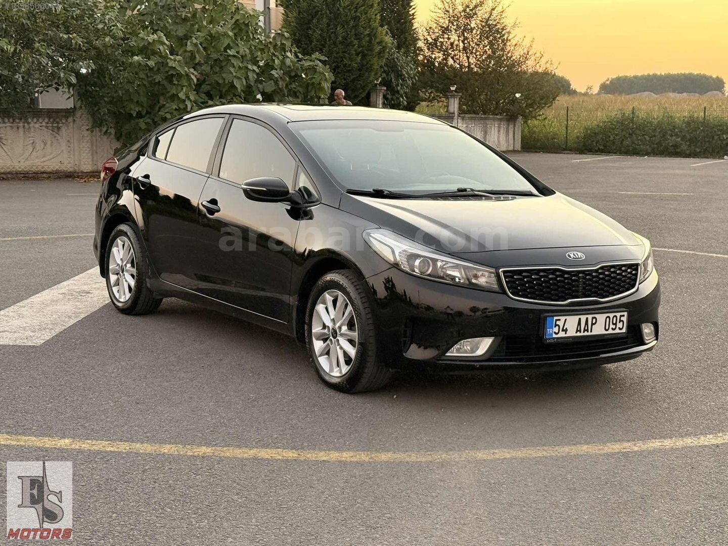 Galeriden Kia Cerato 1.6 CRDi Concept Techno 2017 Model Sakarya 182.000 km Siyah 4