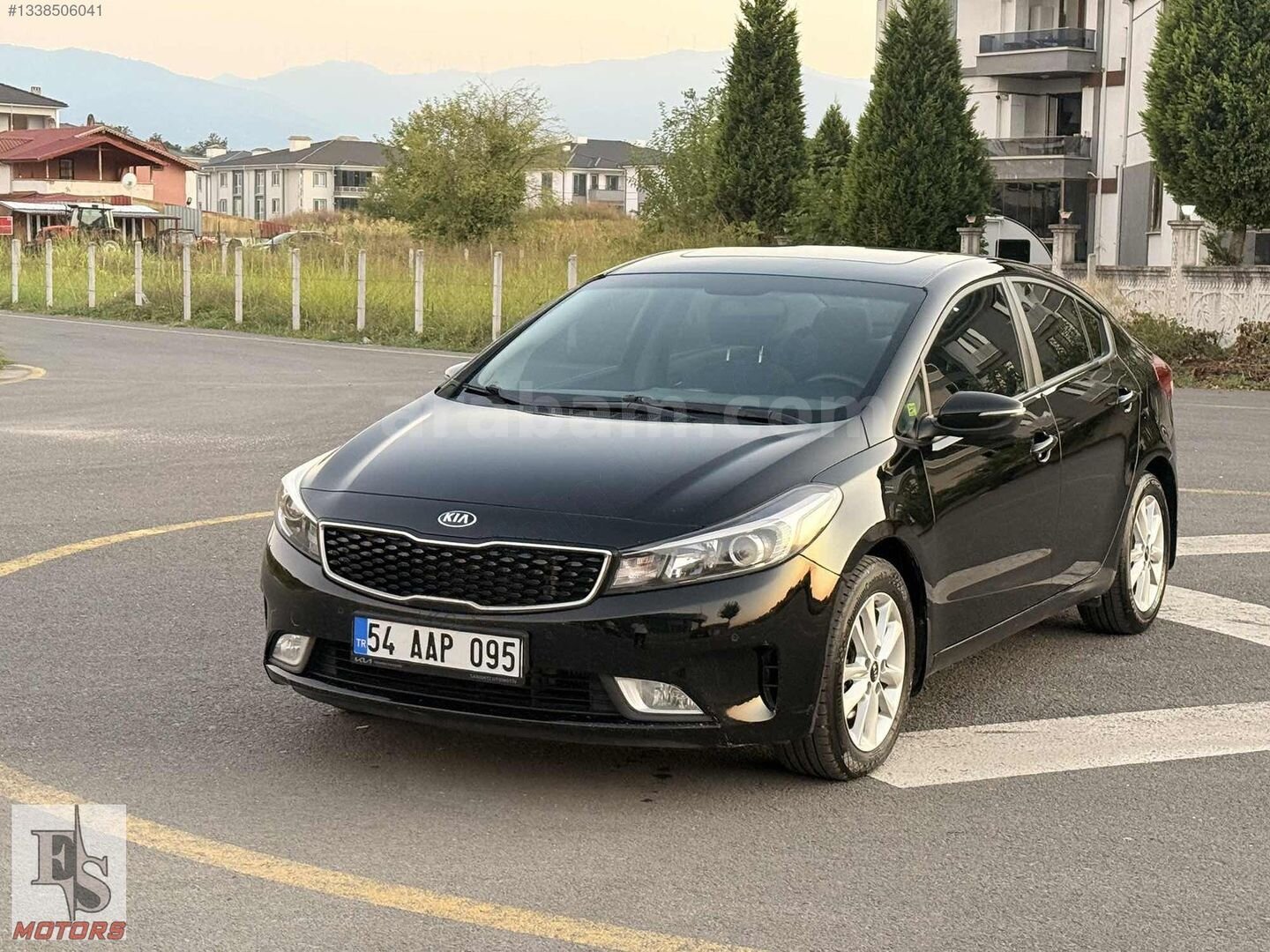 Galeriden Kia Cerato 1.6 CRDi Concept Techno 2017 Model Sakarya 182.000 km Siyah 7