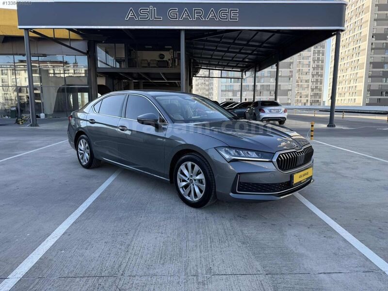 ASİL GARAGE'DEN 2025 SKODA SUPERB 1.5HYBRİD PREMİUM 8.000 BİNDE