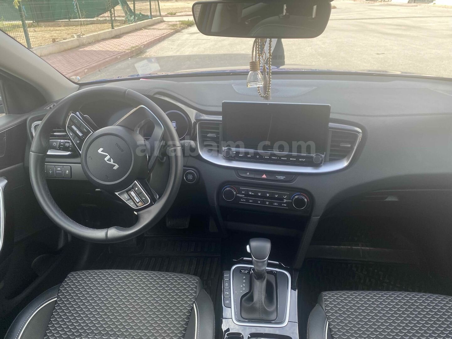 Sahibinden Kia Ceed 1.5 T-GDI Elegance 2025 Model 4