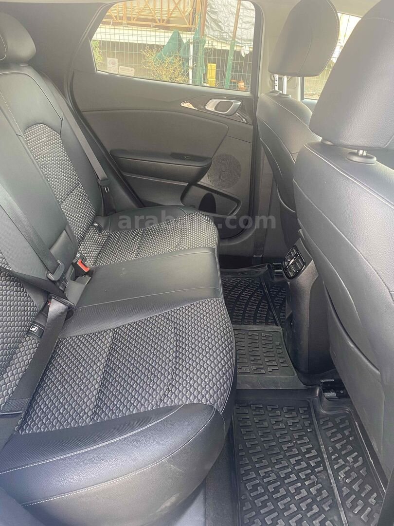 Sahibinden Kia Ceed 1.5 T-GDI Elegance 2025 Model 3