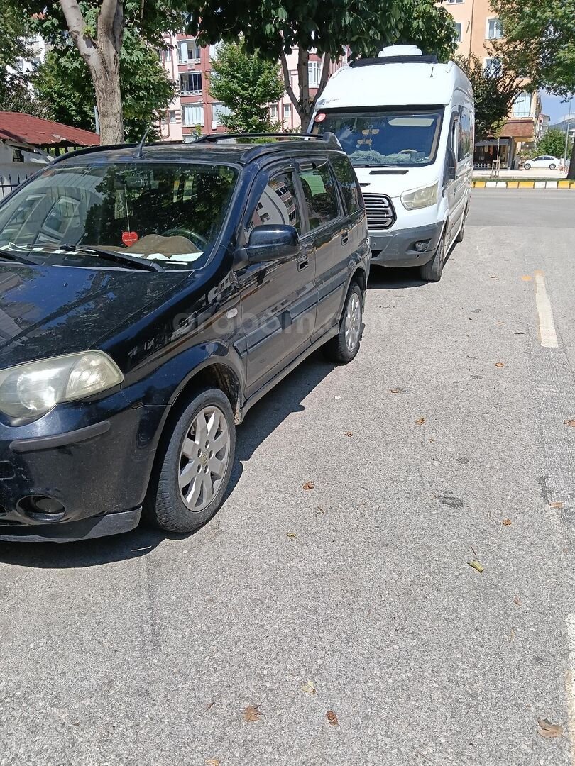 Sahibinden Honda HR-V 4WD 2005 Model 246.000 km Siyah 2