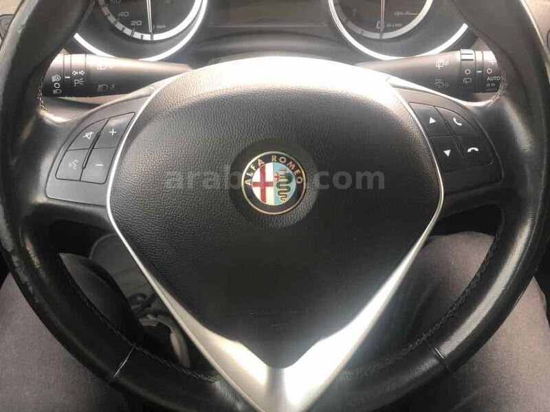 Sahibinden Alfa Romeo Giulietta FULL 1.6 JTD Distinctive 2014 Model 181.000 km Beyaz 5