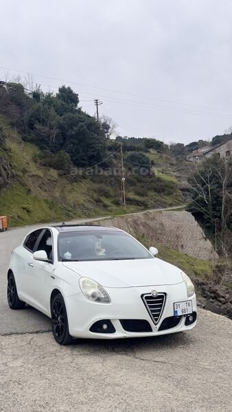 Sahibinden Alfa Romeo Giulietta 1.6 JTD Distinctive 2012 Model 263.000 km Beyaz 4