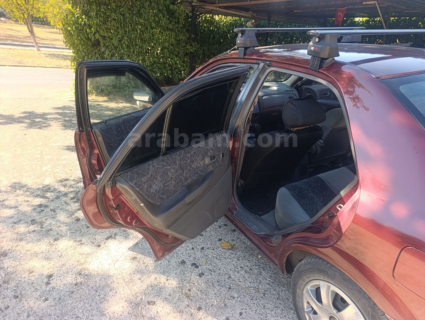 Sahibinden Mazda 323 1.5 Familia 2000 Model otomatik Full bakımlı al git istediğin yere 4