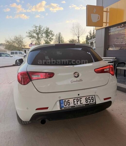 Sahibinden Hatasız Alfa Romeo Giulietta 1.6 JTD Distinctive 2012 Model
