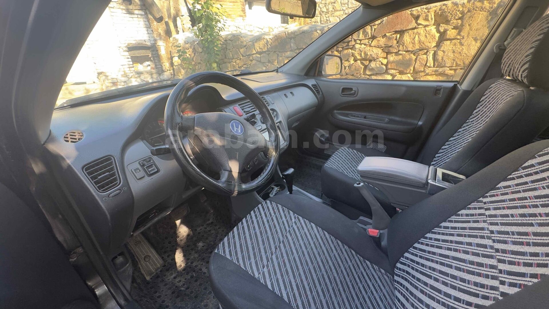 Sahibinden Honda HR-V 4WD 2000 Model 240.000 km Siyah 3