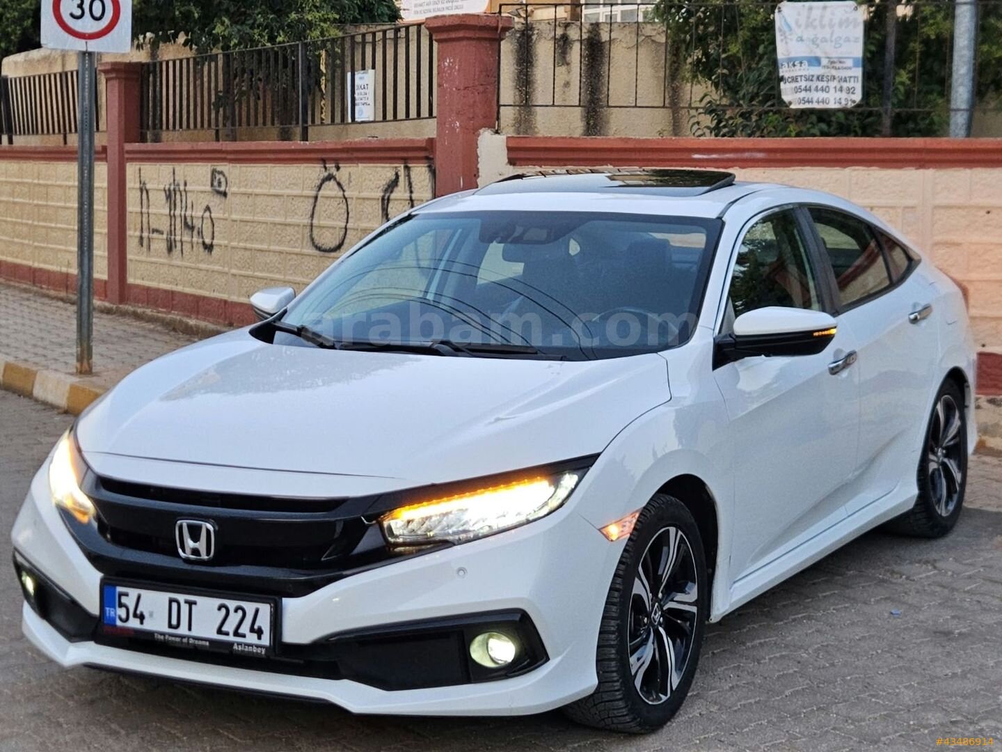 Galeriden Honda Civic 1.6i VTEC Eco Executive 2021 Model Hatay 140.000 km Beyaz 3