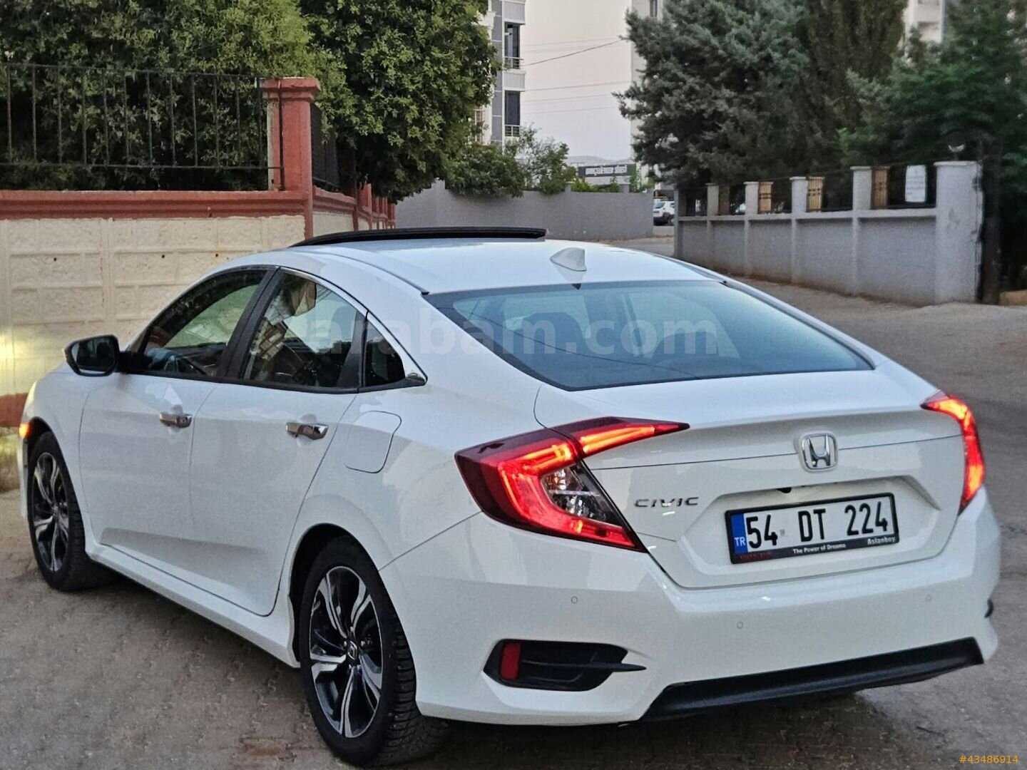 Galeriden Honda Civic 1.6i VTEC Eco Executive 2021 Model Hatay 140.000 km Beyaz 6