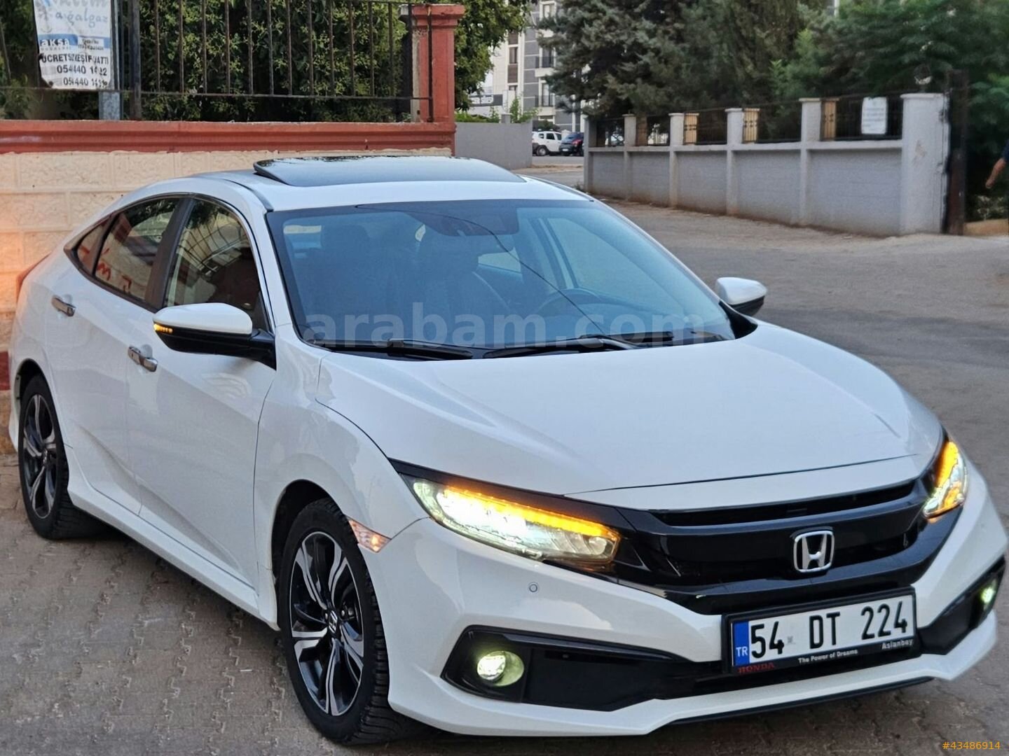 Galeriden Honda Civic 1.6i VTEC Eco Executive 2021 Model Hatay 140.000 km Beyaz 5