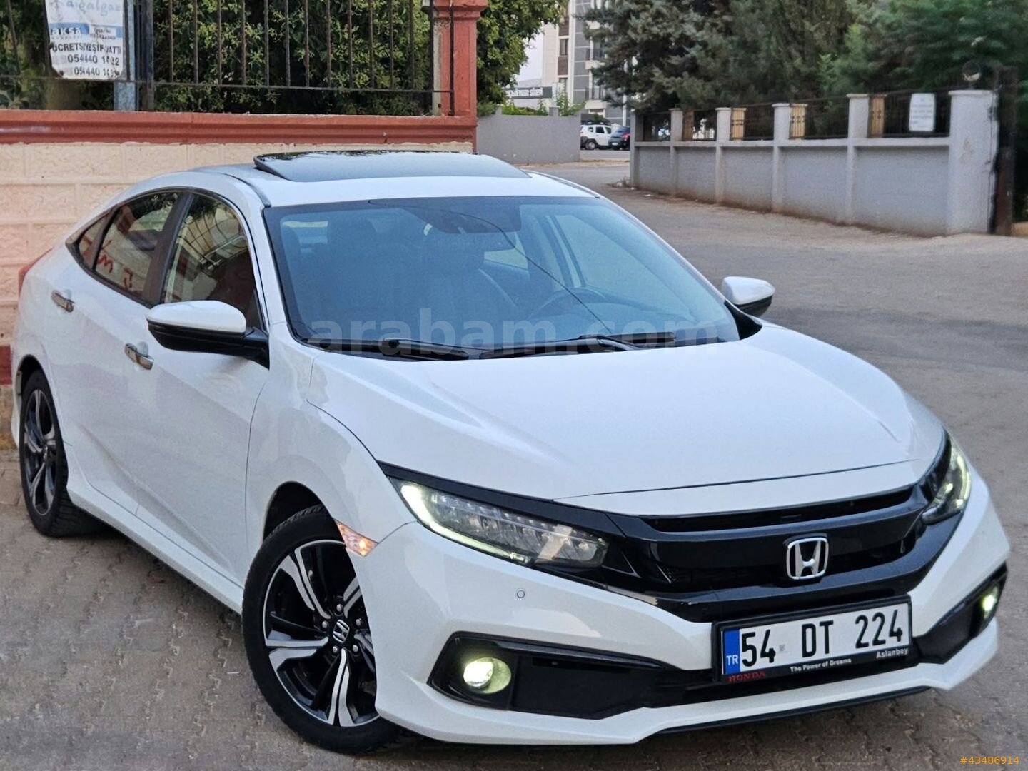 Galeriden Honda Civic 1.6i VTEC Eco Executive 2021 Model Hatay 140.000 km Beyaz 2