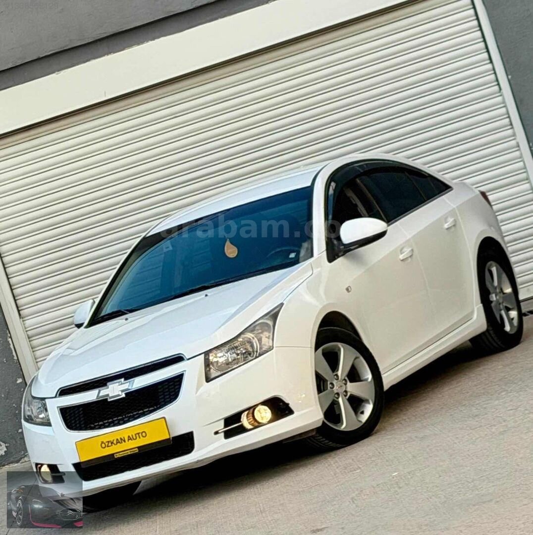Galeriden Chevrolet Cruze 1.6 Design Edition Plus 2012 Model Ankara 140.000 km Beyaz 3