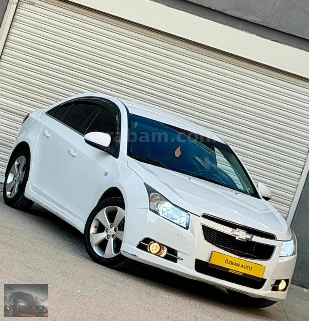 Galeriden Chevrolet Cruze 1.6 Design Edition Plus 2012 Model Ankara 140.000 km Beyaz 1