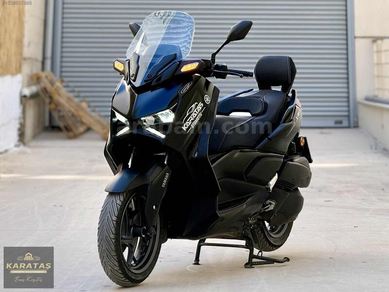 Galeriden Yamaha X-Max 250 Tech Max 2024 Model İzmir 10.000 KM