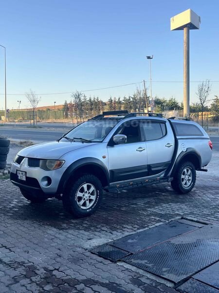 Sahibinden Mitsubishi L 200 4x2 Invite 2009 Model 304.000 km Gri