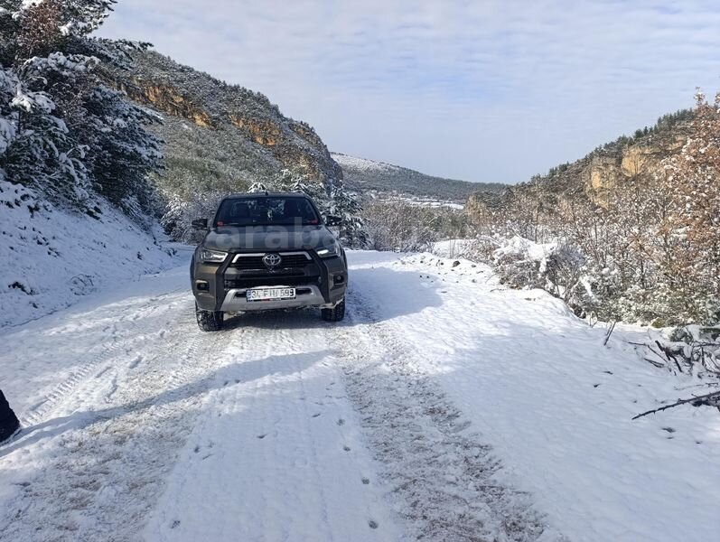 Sahibinden Toyota Hilux 2.4 D-4D 4x4 Invincible 2022 Model