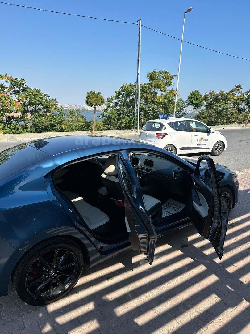 Değişeni Boyası Tramer kaydı yok Tüm bakımları yapıldı. Tertemiz. Sahibinden Mazda 3 1.5 SkyActive-D Power Sense 2017 Model 7