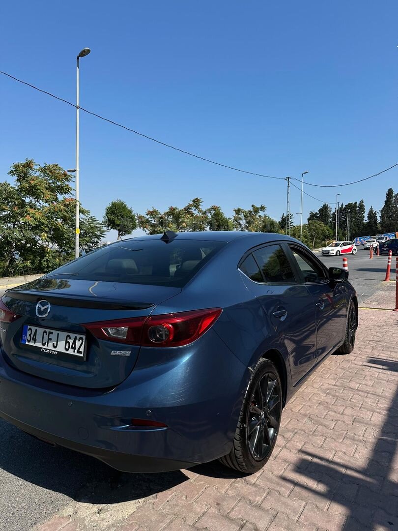 Değişeni Boyası Tramer kaydı yok Tüm bakımları yapıldı. Tertemiz. Sahibinden Mazda 3 1.5 SkyActive-D Power Sense 2017 Model 3