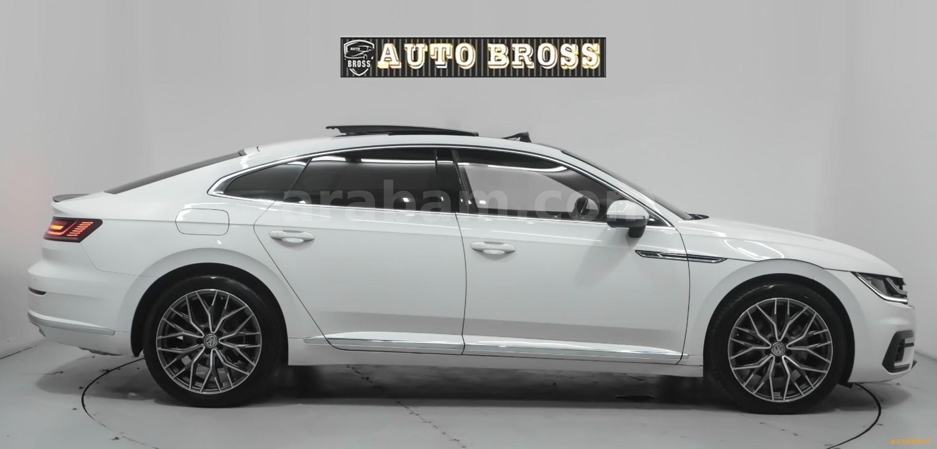 Galeriden Volkswagen Arteon 1.5 TSI R Line 2019 Model İstanbul 128.000 km Beyaz 3