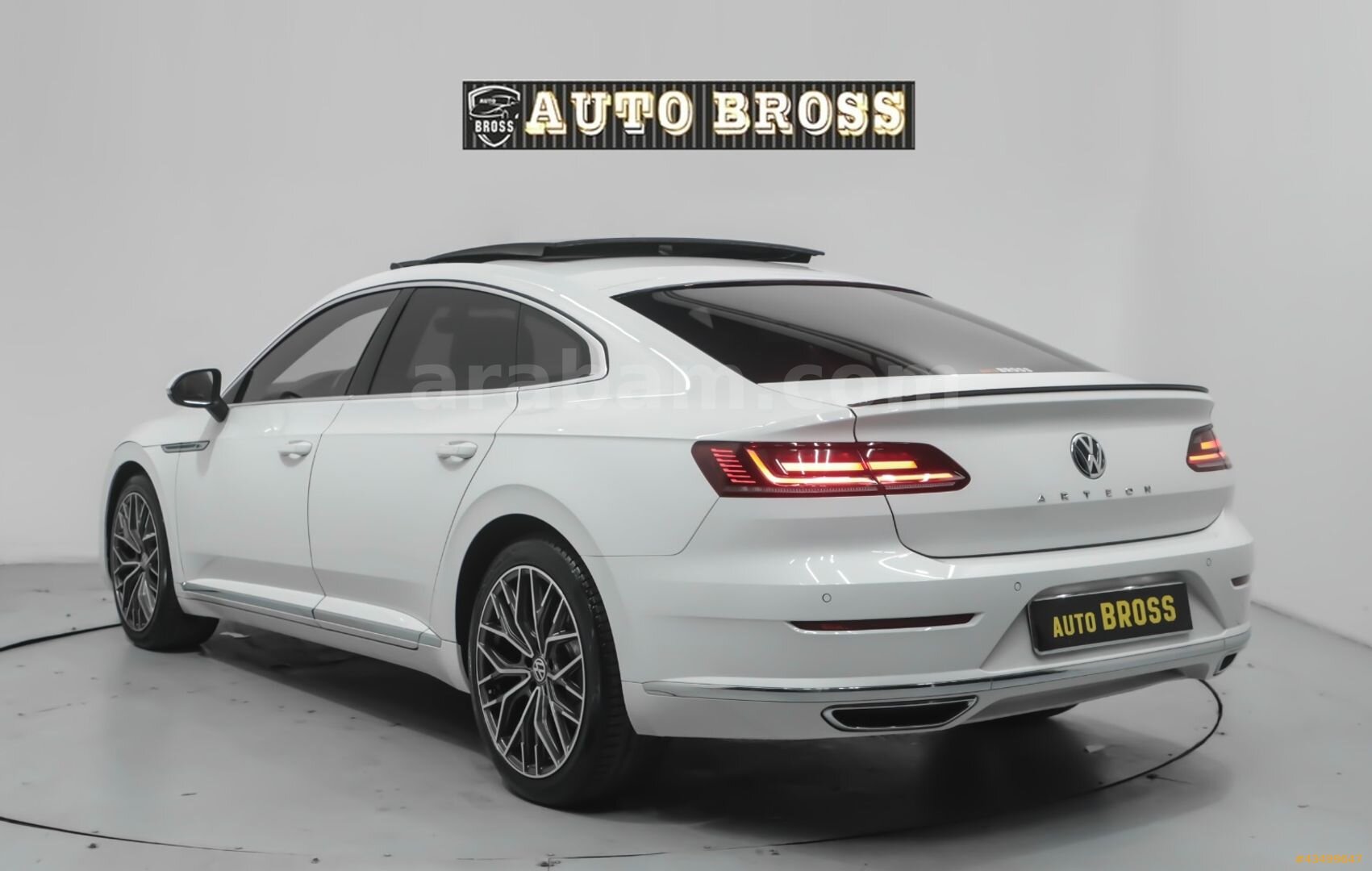 Galeriden Volkswagen Arteon 1.5 TSI R Line 2019 Model İstanbul 128.000 km Beyaz 6