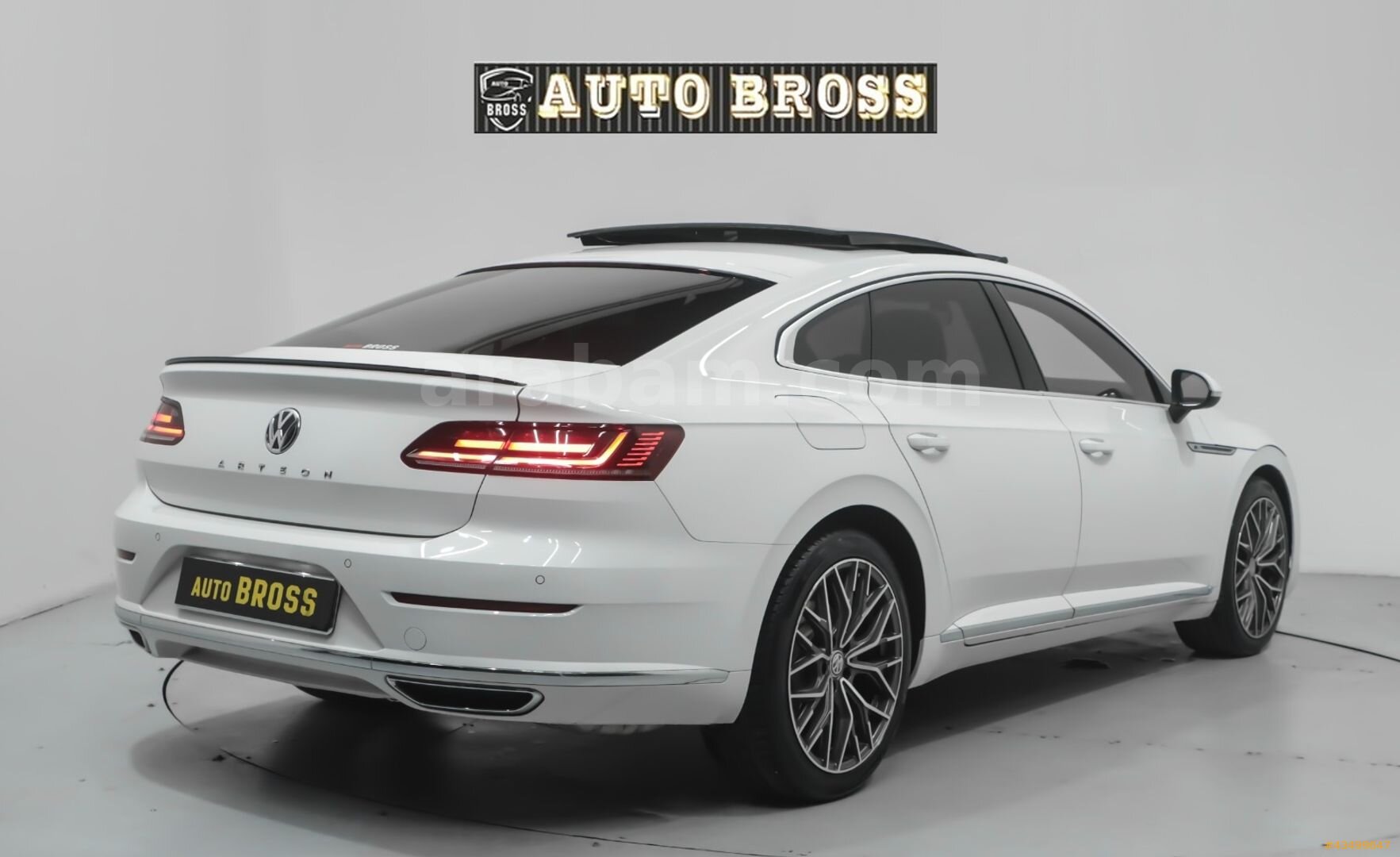 Galeriden Volkswagen Arteon 1.5 TSI R Line 2019 Model İstanbul 128.000 km Beyaz 4
