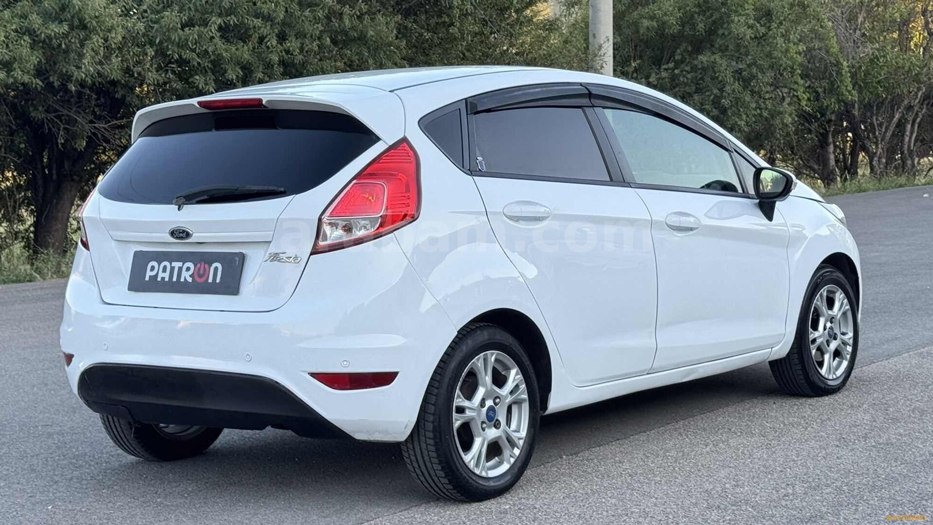Galeriden Ford Fiesta 1.5 TDCi Trend X 2014 Model Isparta 289.000 km Beyaz 7