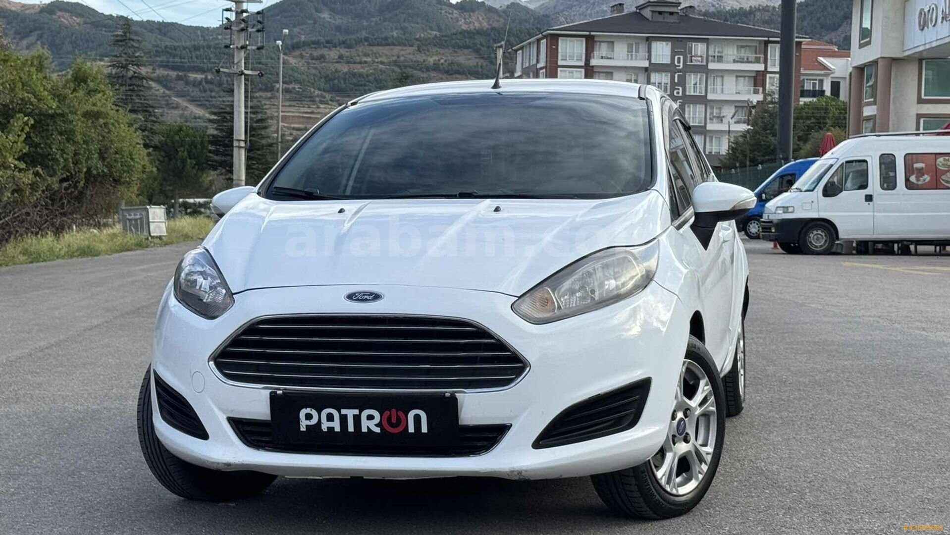 Galeriden Ford Fiesta 1.5 TDCi Trend X 2014 Model Isparta 289.000 km Beyaz 4