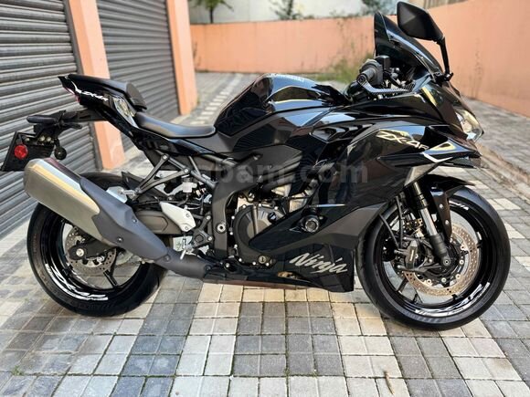 Sahibinden Kawasaki Ninja ZX-4R 2024 Model Çorum 9.100 km Siyah