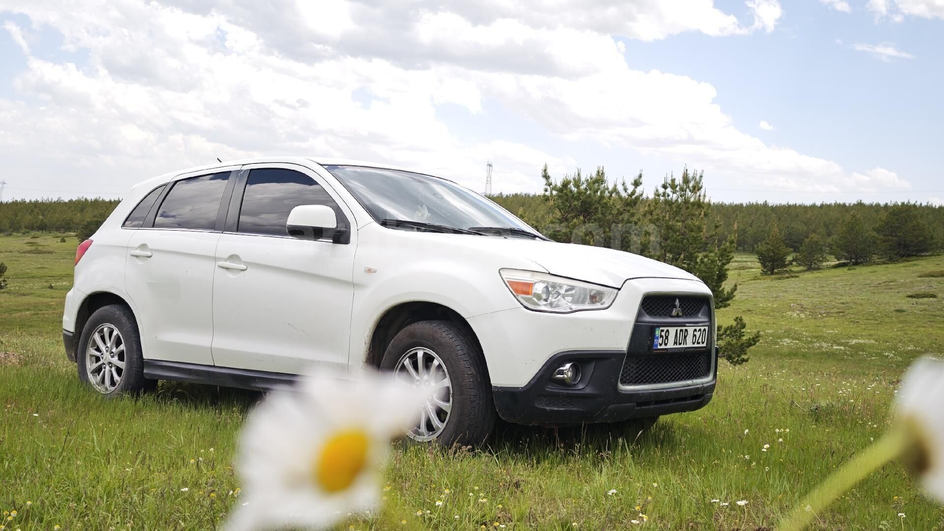 Sahibinden Mitsubishi ASX 1.6 MIVEC Invite 2011 Model 255.000 km Beyaz 2