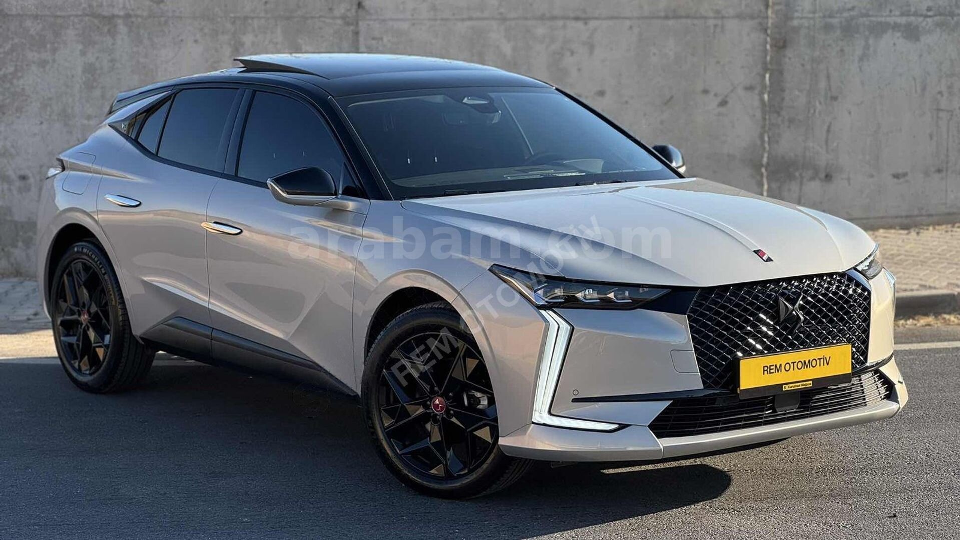 REM'DEN 2023 DS4 PERFORMANCE LİNE CAM TAVAN HATASIZ İLK SAHİP 3