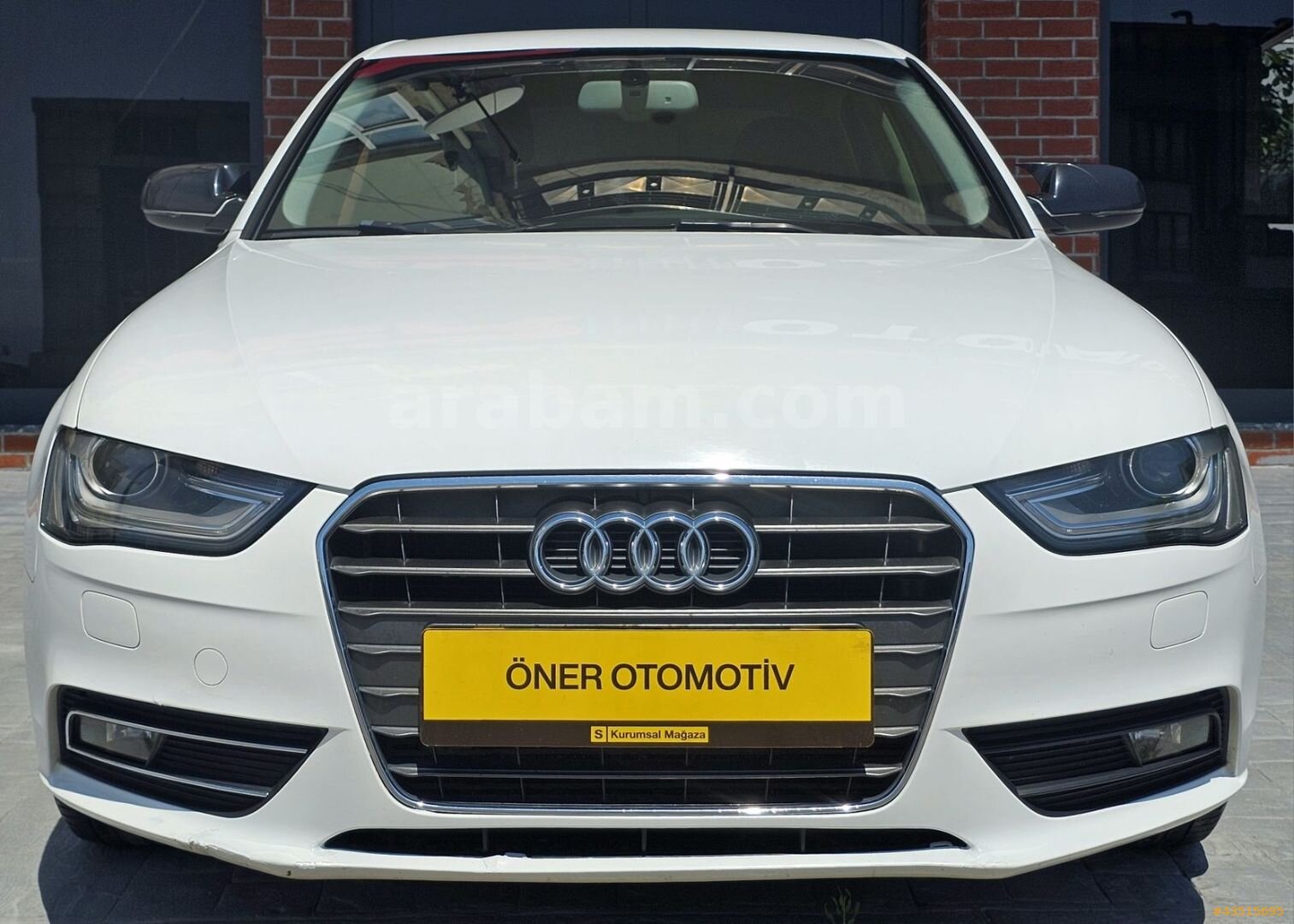 Galeriden Audi A4 Sedan 2.0 TDI 2015 Model Kocaeli 155.000 km Beyaz 2